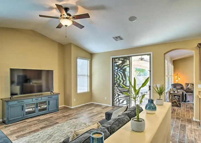 4 Mi To Stadium! Snowbird Haven W/ Pool Casa vacanze *