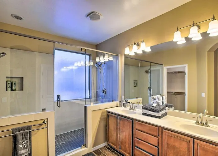 4 Mi To Stadium! Snowbird Haven W/ Pool Surprise