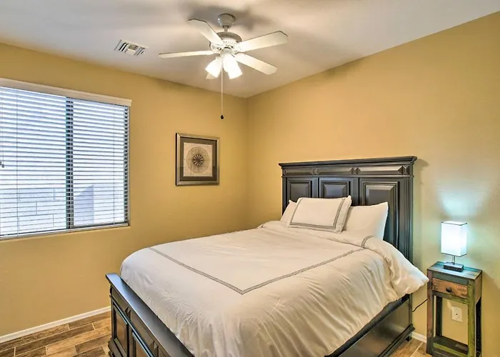 4 Mi To Stadium! Snowbird Haven W/ Pool Casa vacanze Surprise