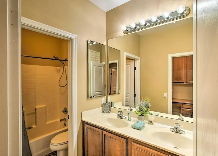 4 Mi To Stadium! Snowbird Haven W/ Pool Casa vacanze