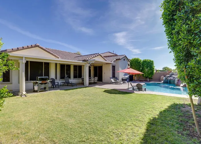 4 Mi To Stadium! Snowbird Haven W/ Pool Surprise